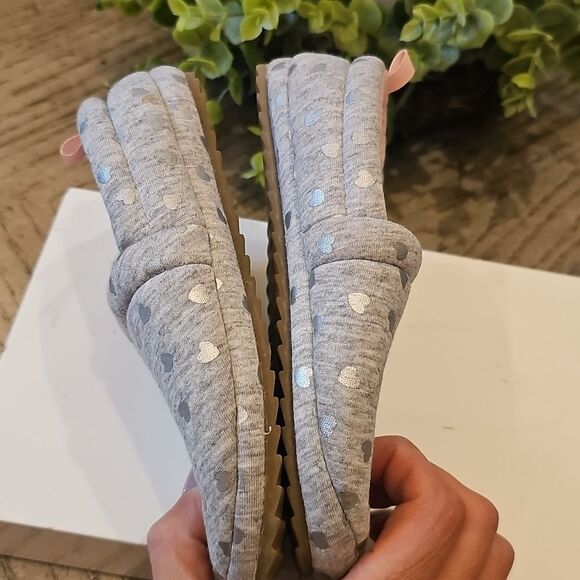 Cat & Jack Gray Hearr Slippers Size 9/10 - Picture 2 of 6